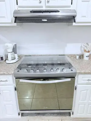 Una cocina o zona de cocina en Casa Equipada, Bien Ubicada, Cerca Fiscalia