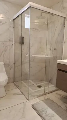 Un baño de Apartment 4 NON 1, espacioso y bien ubicado