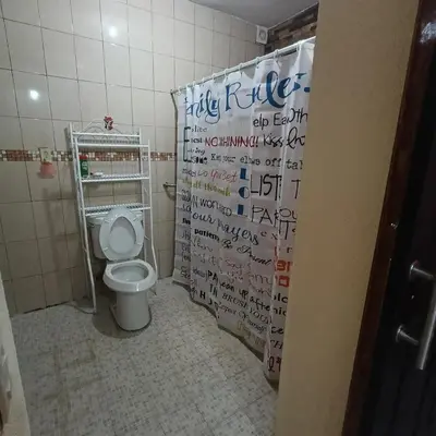 Un baño de House with 3 bedrooms, projector, work area and barbecue
