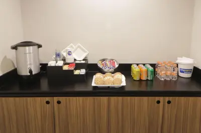 Comida en o cerca de este hotel