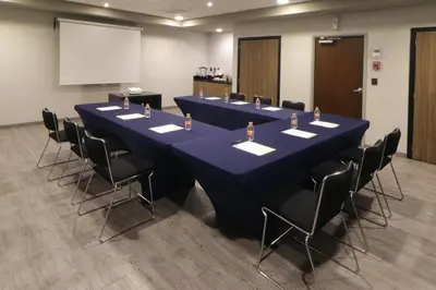 Zona business o sala de conferencias en City Express by Marriott Piedras Negras