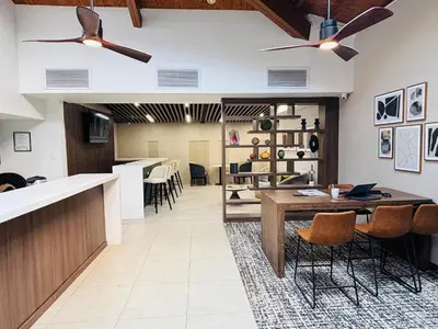 Zona de estar de Holiday Inn & Suites Chihuahua Expo by IHG