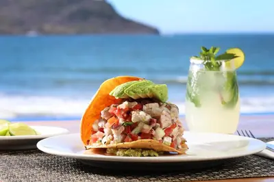 Comida en o cerca de este hotel