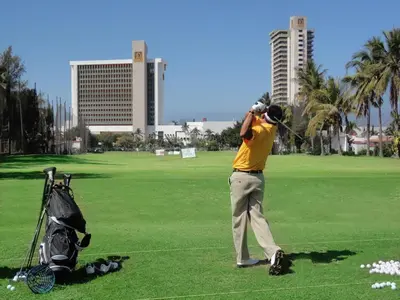 Instalaciones para jugar al golf en el hotel o alrededores
