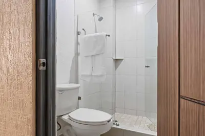 Un baño de Homesuites Zaragoza