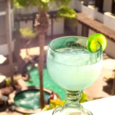 Bebidas en Hotel Santa Fe Loreto by Villa Group