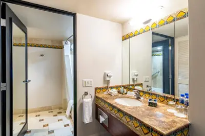 Un baño de Hotel Lucerna Culiacan