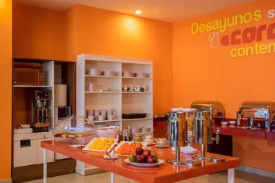 Comida en o cerca de este hotel