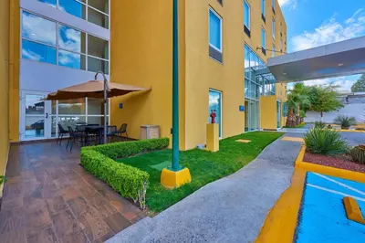 Piscina en o cerca de City Express by Marriott Saltillo Sur