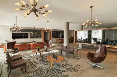 Zona de estar de Four Points by Sheraton Distrito Uno Chihuahua