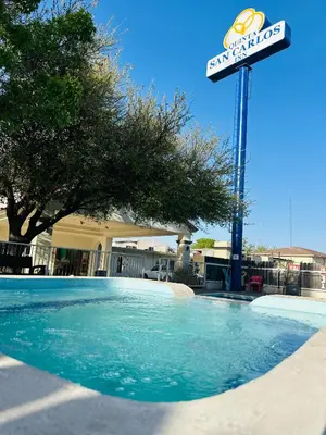 Piscina en o cerca de Hotel Quinta San Carlos Inn