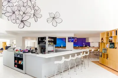 Una cocina o zona de cocina en Fiesta Inn Saltillo