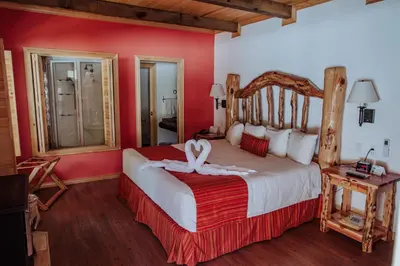 Cama o camas de una habitación en The Lodge At Creel Eco - Hotel & Spa