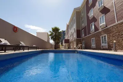 Piscina en o cerca de Extended Suites Saltillo Galerías