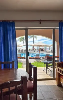 Un restaurante o sitio para comer en Hotel Quijote Inn