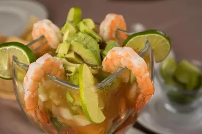 Comida en o cerca de este hotel