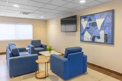 Una televisión o centro de entretenimiento en City Express by Marriott Ciudad Obregon