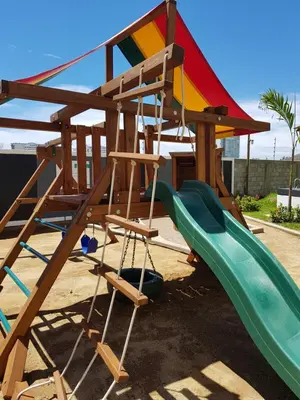 Zona de juegos infantil en Condominio con alberca en Zona Cerritos