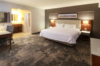 Cama o camas de una habitación en Hampton by Hilton Chihuahua