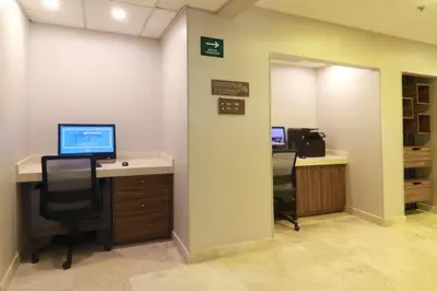 El vestíbulo o zona de recepción de Hampton by Hilton Chihuahua