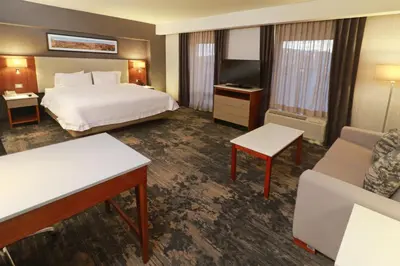 Cama o camas de una habitación en Hampton by Hilton Chihuahua