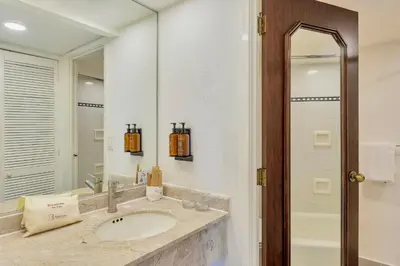 Un baño de Fiesta Inn Express Chihuahua