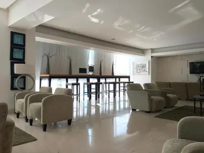 Una televisión o centro de entretenimiento en Torre Península