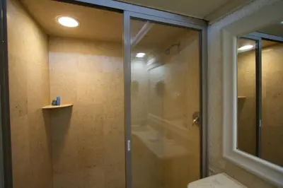 Un baño de Hotel Gobernador