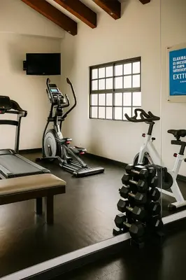 Gimnasio o instalaciones de fitness de Quinta Dorada Hotel & Suites