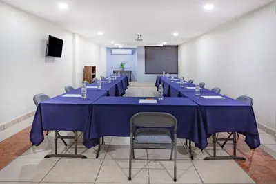 Zona business o sala de conferencias en Days Inn by Wyndham Piedras Negras