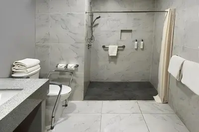 Un baño de Comfort Inn Hermosillo Aeropuerto