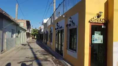 El barrio de los alrededores o un barrio cerca de este apartahotel