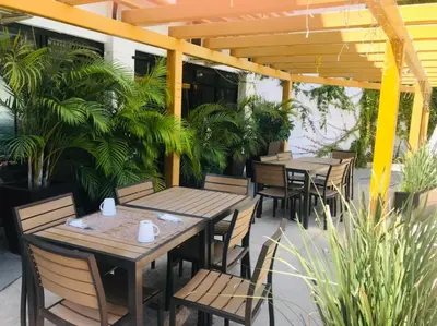 Un restaurante o sitio para comer en Hotel Marina Topolobampo