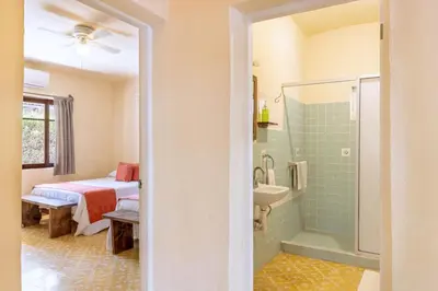 Un baño de Casa Loreta, great location, historic house
