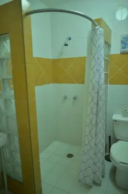 Un baño de Hotel San Diego