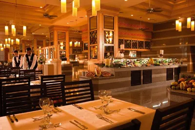 Comida en o cerca de este resort