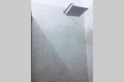 Un baño de Departamento para familias