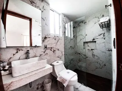Un baño de AZUL ARENA Hotel Boutique