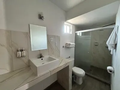 Un baño de Noas Hotel