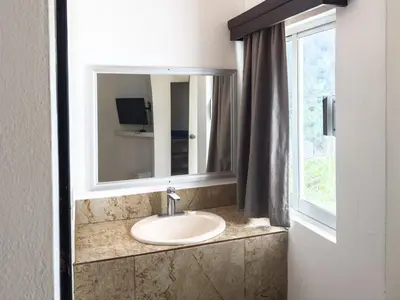 Un baño de Eco Bay Hotel