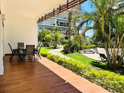Jardín al aire libre en hermoso depa con vista a la marina by G P S rentas
