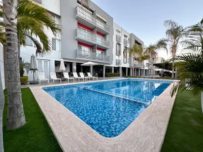 Piscina en o cerca de Departamento con BONITA VISTA , BALCÓN y ALBERCA !! en CERRITOS - 406 A -