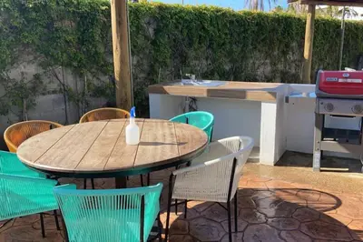 Plano de Modern Decor Apartment near ocean