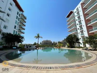 Piscina en o cerca de 6012 Habitación hotelera en Pacifika en Marina