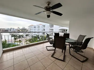 Un balcón o terraza de Hermoso en marina, asombrosas vistas by G P S rentas