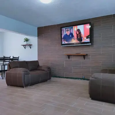 2-bedroom apartment centrally located