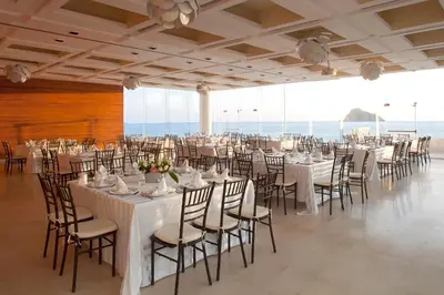 Un restaurante o sitio para comer en Emporio Mazatlan
