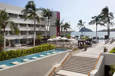 Piscina en o cerca de Emporio Mazatlan