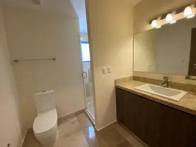 Un baño de Departamento en el malecón, Torre Central 102