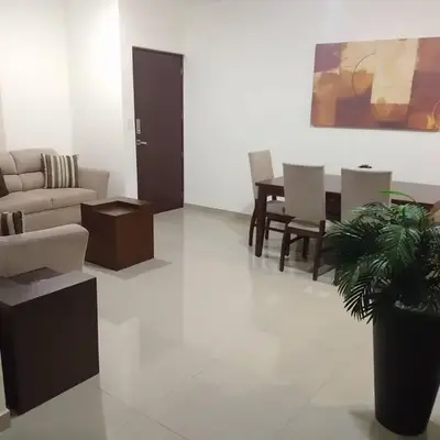 Departamento a 200 Mts de la playa y alberca en planta baja